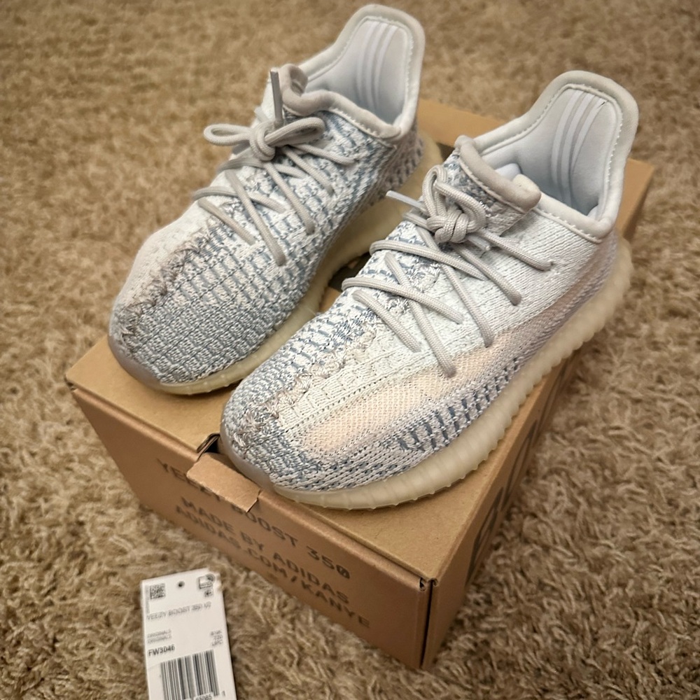 Adidas Yeezy Boost 350 V2 infant size 9k